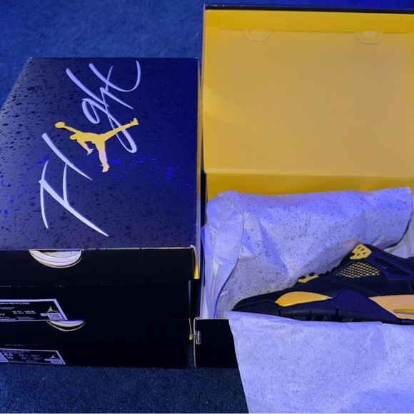 Jordan 4 Retro Thunder DH6927-017 - Picture 5 of 5